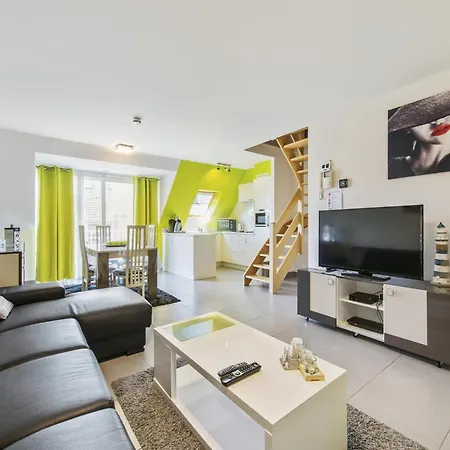 Апартаменты Duplex In Bruges With Market Square Views, Cleaning Included Бланкенберге