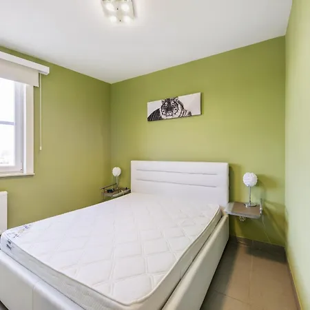 Apartment Duplex Located In The Market Square, Cleaning Included *
