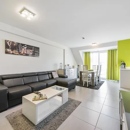 Duplex In Bruges With Market Square Views, Cleaning Included *