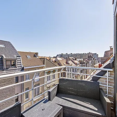 Апартаменты Duplex In Bruges With Market Square Views, Cleaning Included